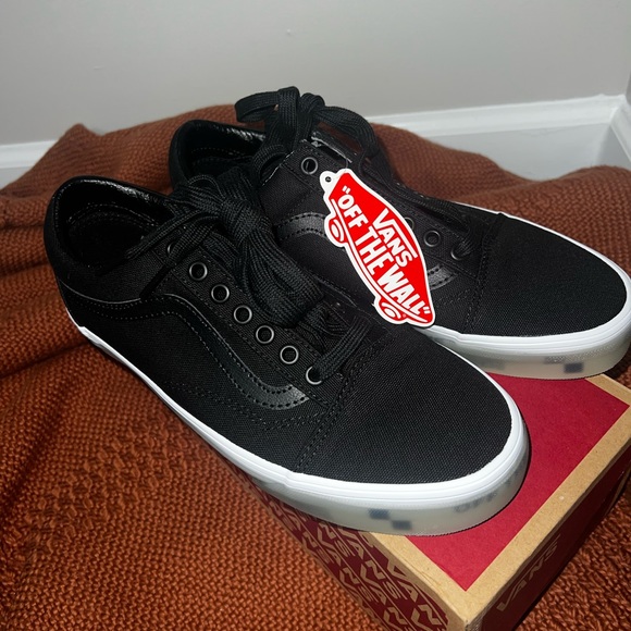 Brand New Vans Wmns size 8/ Men’s size 6.5 - Picture 2 of 5